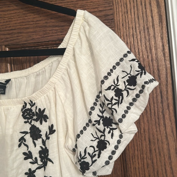 Off the shoulder bubble crop top - Picture 4 of 9